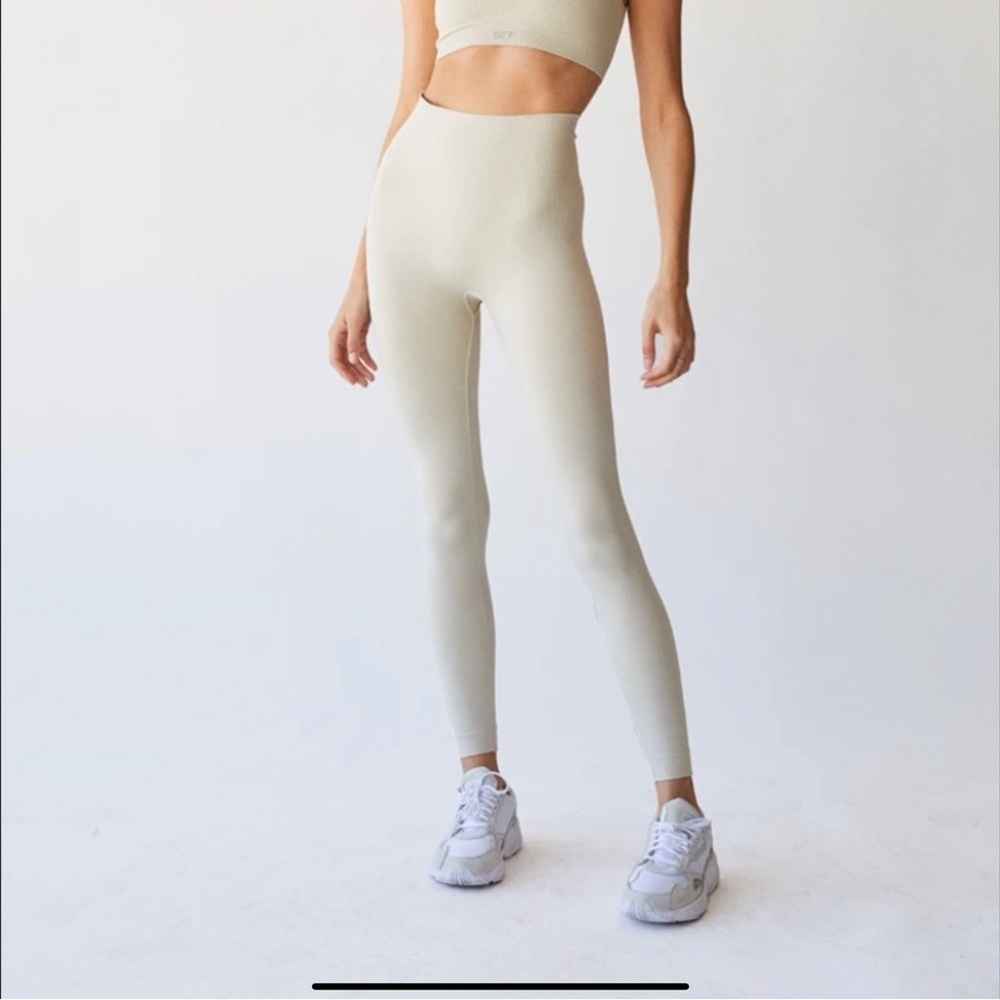 SET Active Sculptflex Compression Leggings in Oak Milk Cream Womens S
